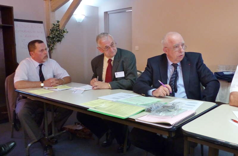 1_P1090120 (Clement).jpg - Du sérieux pour l'AG...